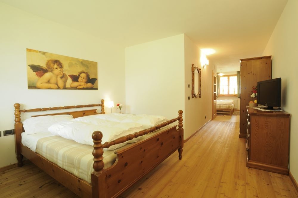 Hotel Garni Lilly San Lorenzo Dorsino Exterior foto